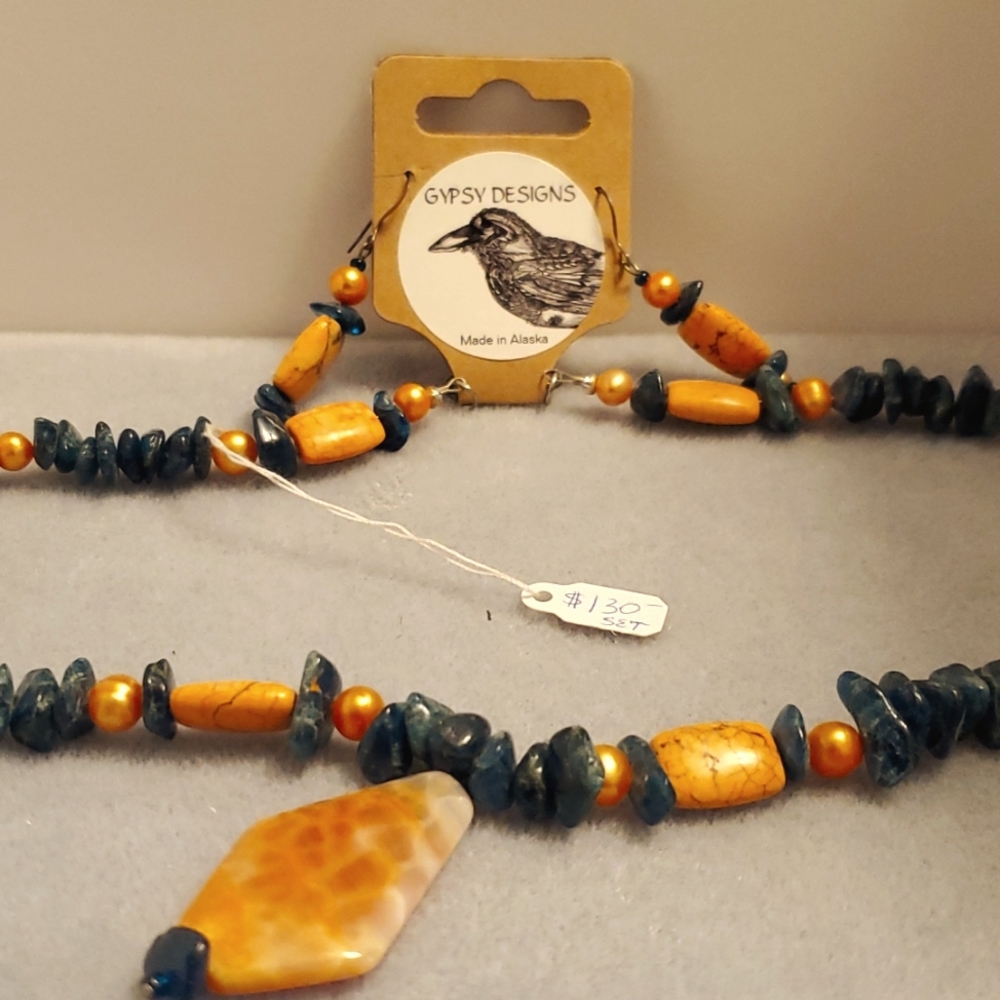 Necklace and earring set
